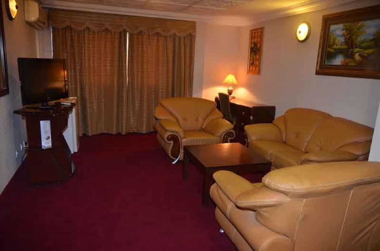 Hotel Palm Beach Ouagadougou Ngoại thất bức ảnh
