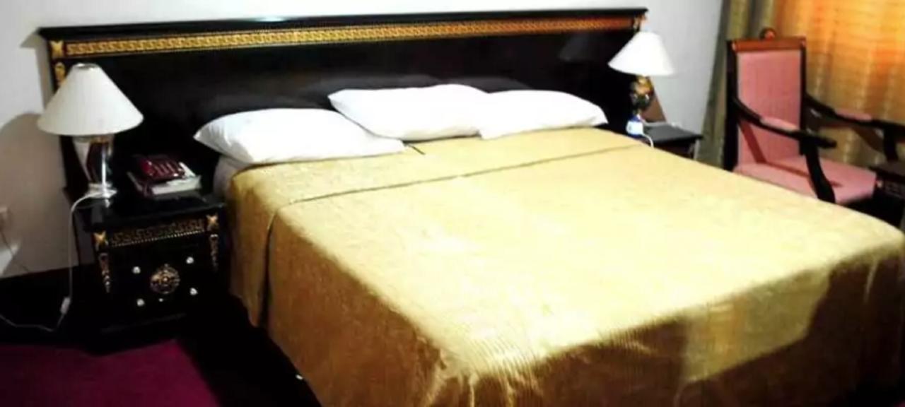 Hotel Palm Beach Ouagadougou Ngoại thất bức ảnh