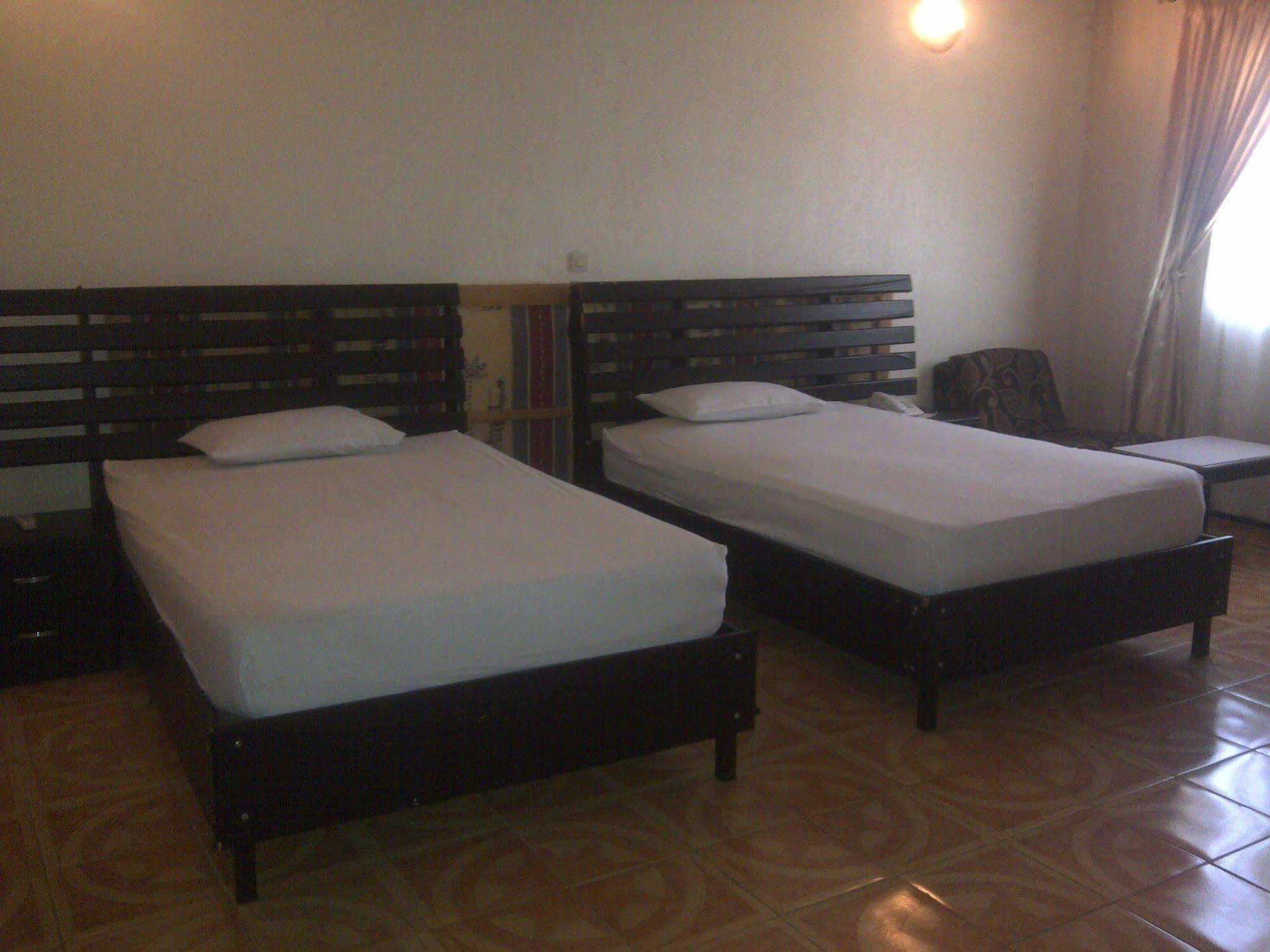 Hotel Palm Beach Ouagadougou Ngoại thất bức ảnh