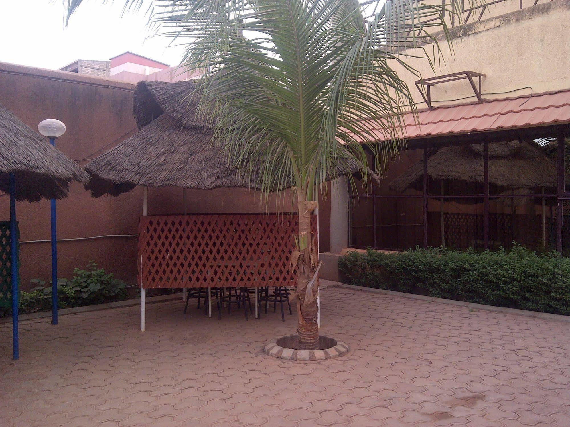 Hotel Palm Beach Ouagadougou Ngoại thất bức ảnh